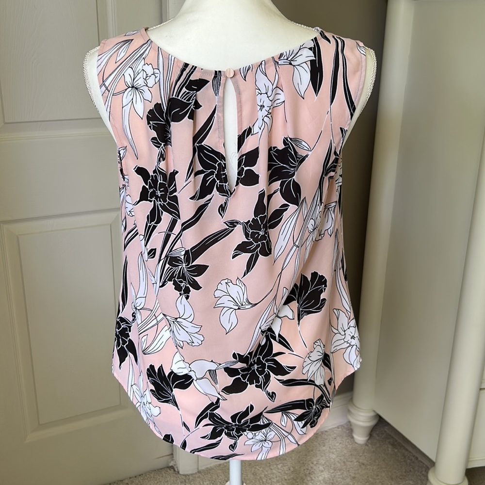 Ladies Top - Picture 2 of 4
